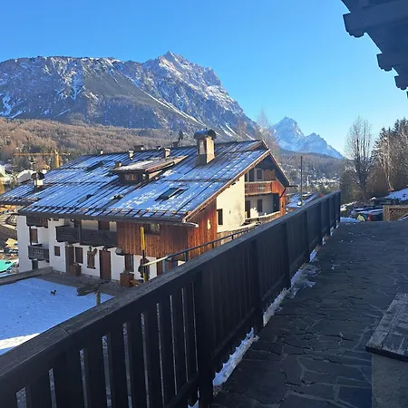 Comodo E Luminoso, Splendida Vista Su Cortina Appartamento
